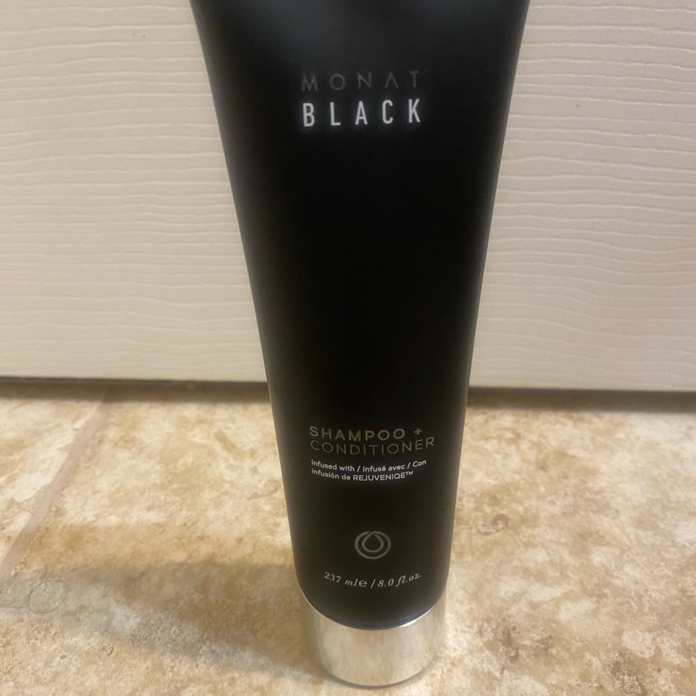 ❌SOLD❌ Monat Black 2+1 Shampoo and Conditioner